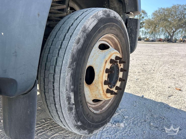 2015-ford-f550-image-30