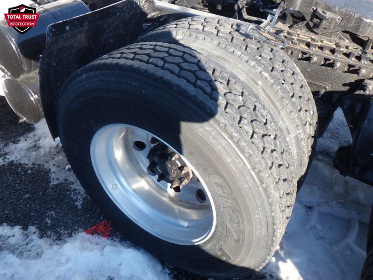 2019-freightliner-cascadia-125-image-12