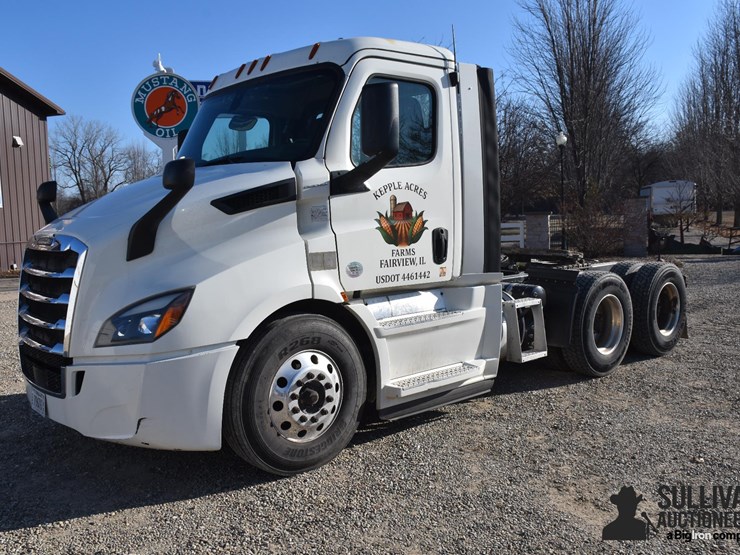 2019-freightliner-cascadia-116-t/a-truck-tractor-image-9