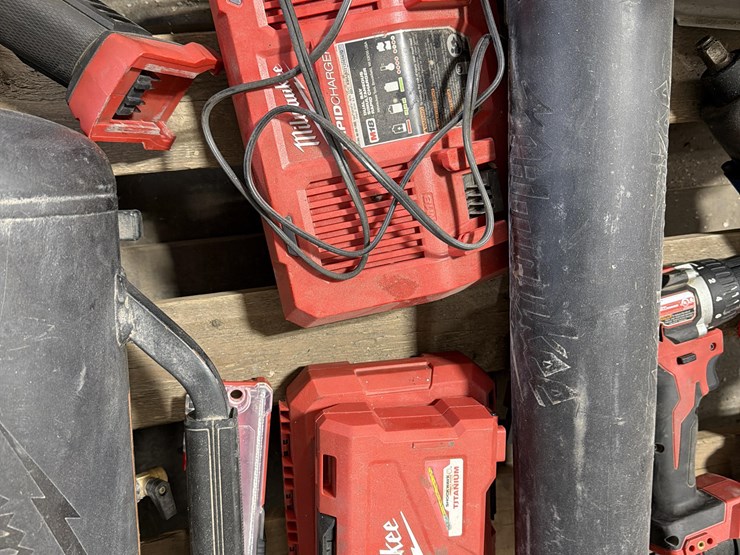 milwaukee-power-tools-&-batteries-image-13