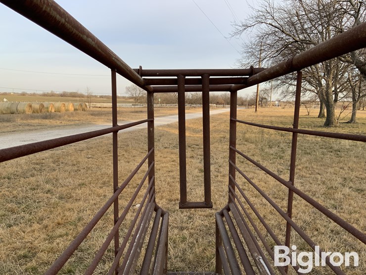 shop-made-20'-cattle-run-image-13
