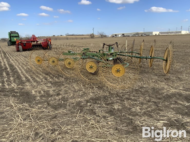 km-rake-caddy-hay-rake-image-7