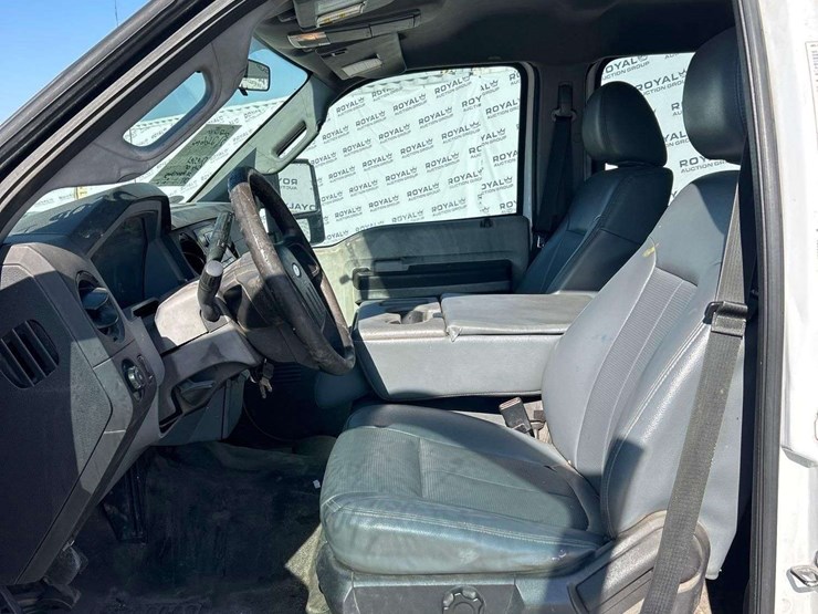 2015-ford-f550-image-11