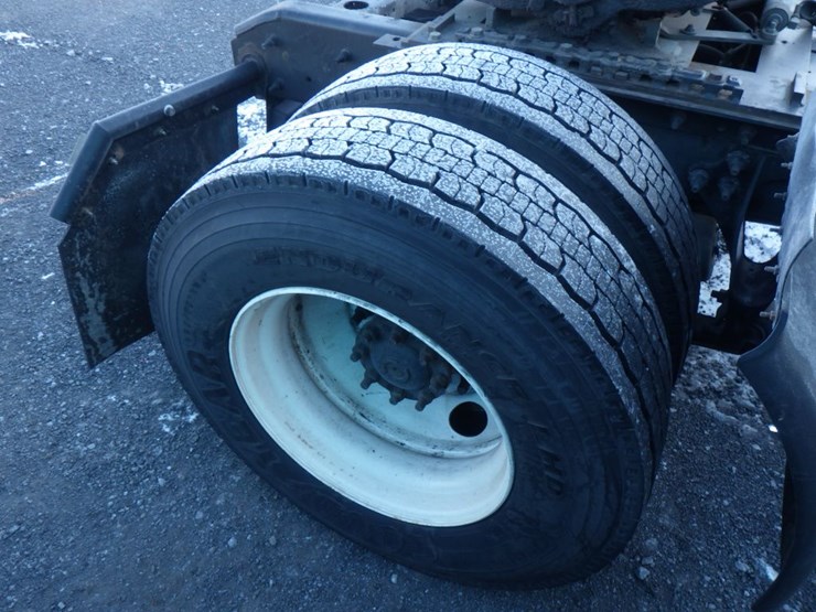 2016-international-prostar-image-4