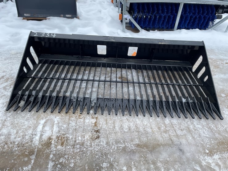 #2334-•-wolverine-skeleton-bucket-image-2