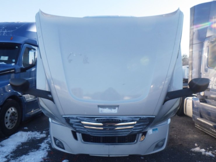 2019-freightliner-cascadia-126-image-25