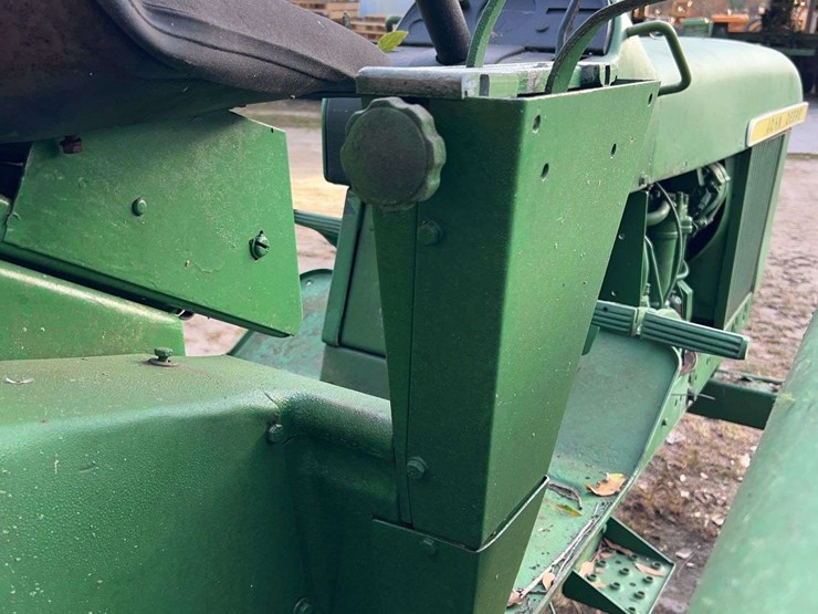 john-deere-3020-image-54
