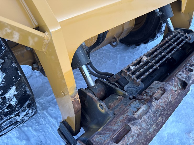 caterpillar-272d2-image-11