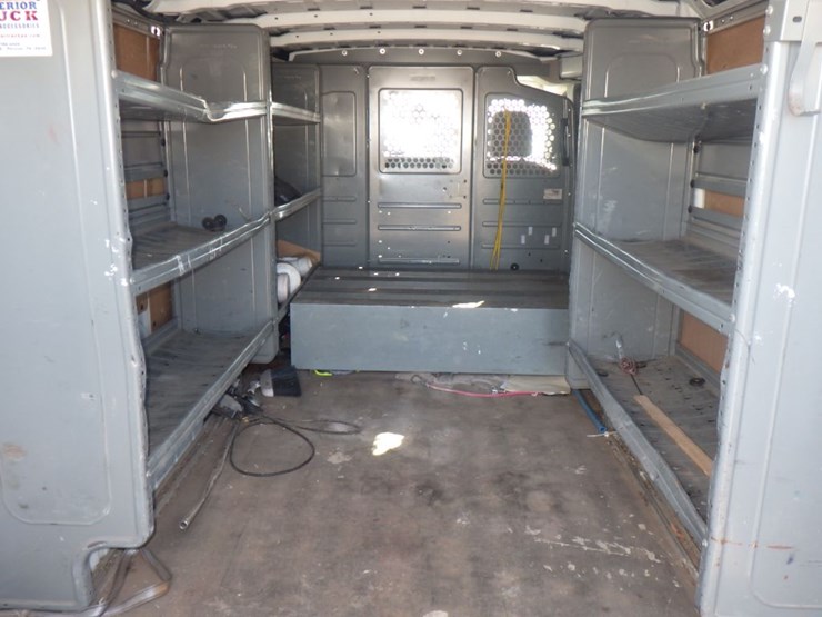 2013-nissan-nv2500-image-8