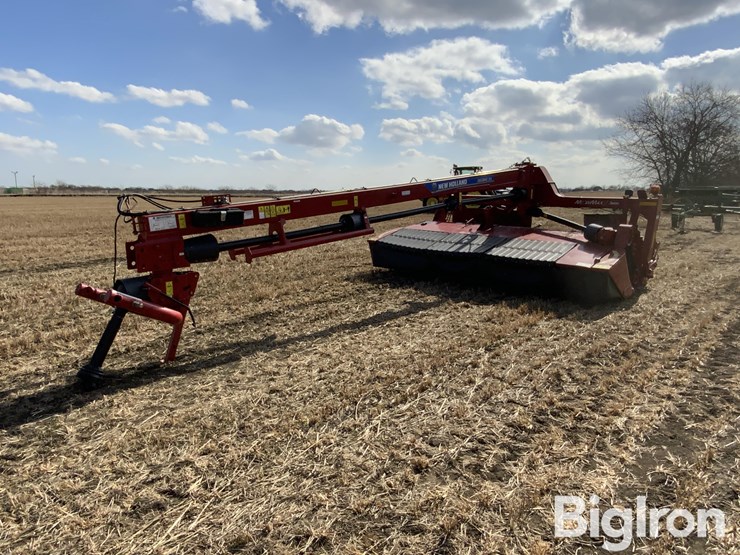 2019-new-holland-313rdb-discbine-pull-type-mower-conditioner-image-1