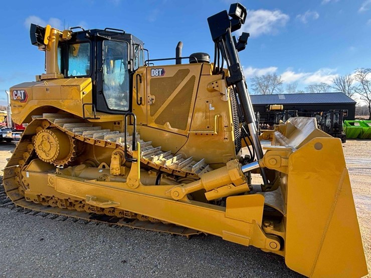 2019-caterpillar-d8t-image-5