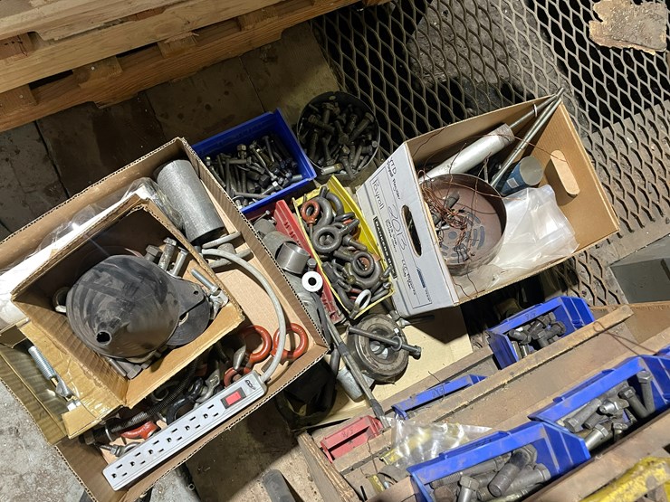 #7018-•-miscellaneous-hardware-and-bolt-bins-image-13