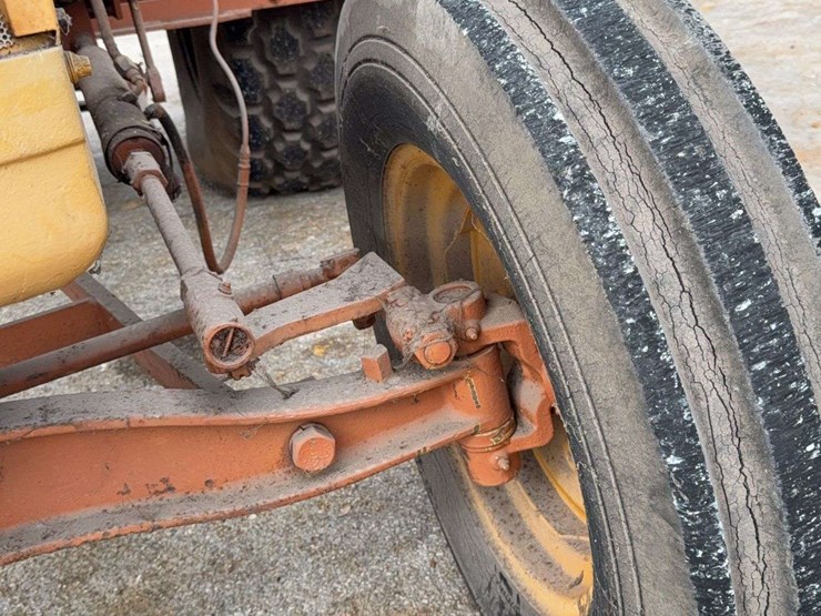 minneapolis-moline-g705-image-34