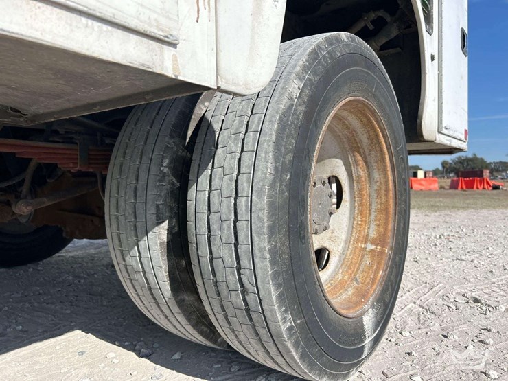 2015-ford-f550-image-29