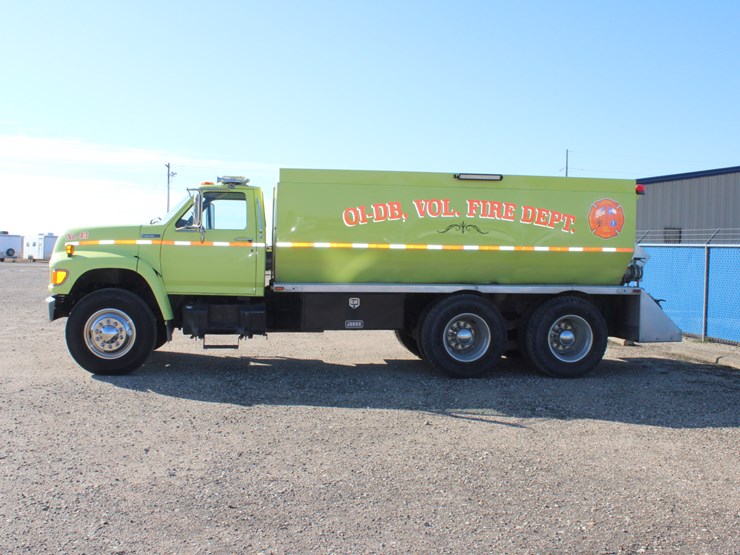 1995-ford-ft900-image-2