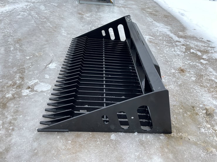 #2337-•-wolverine-skeleton-bucket-image-8