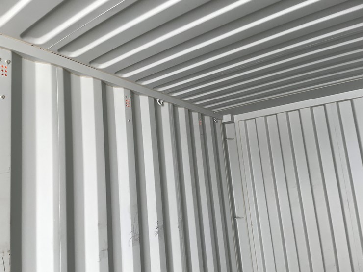 #204-•-20'-shipping-container-image-16