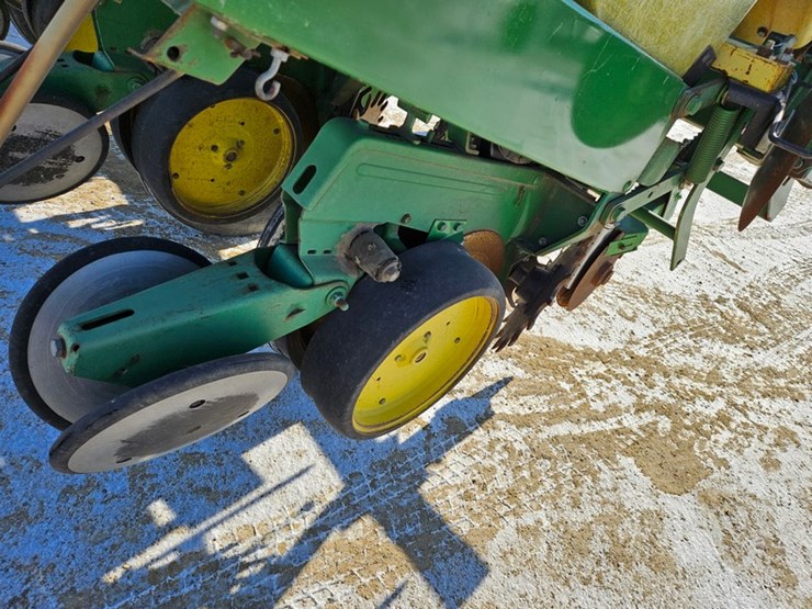 john-deere-7000-image-18