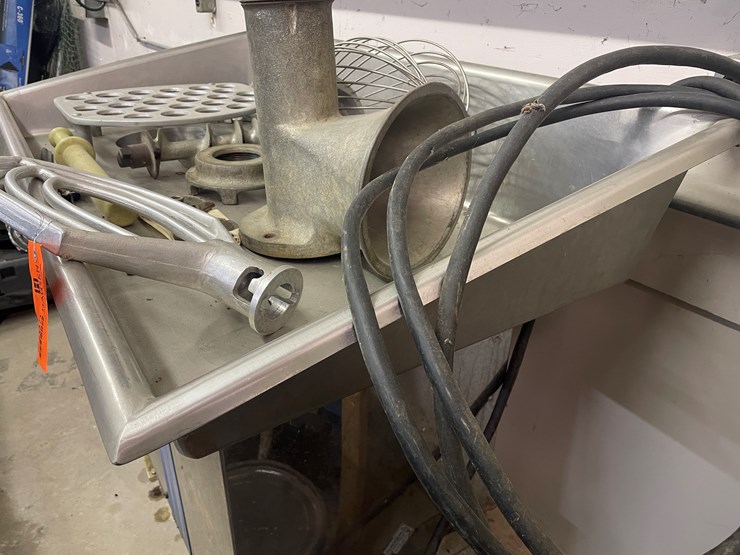 #4013-•-biro-commercial-meat-grinder-image-3