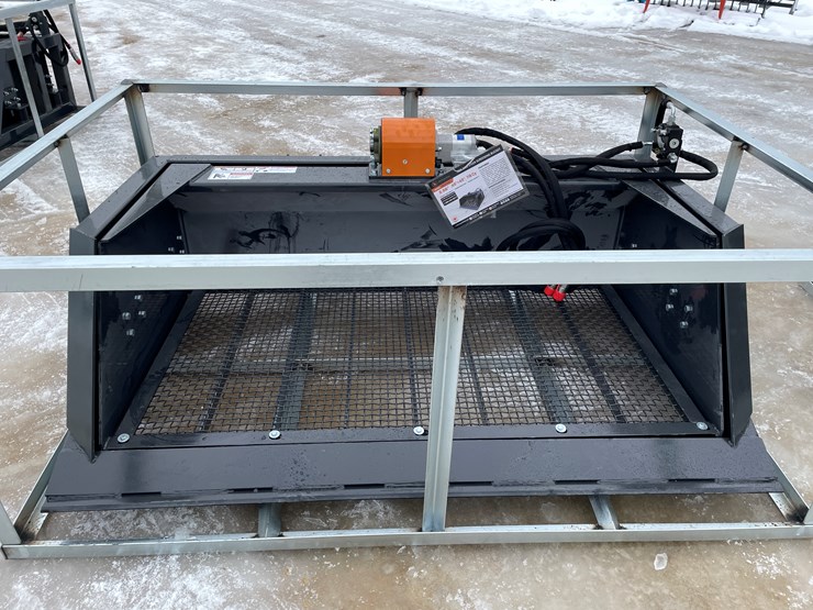 #2374-•-wolverine-screening-bucket-image-2