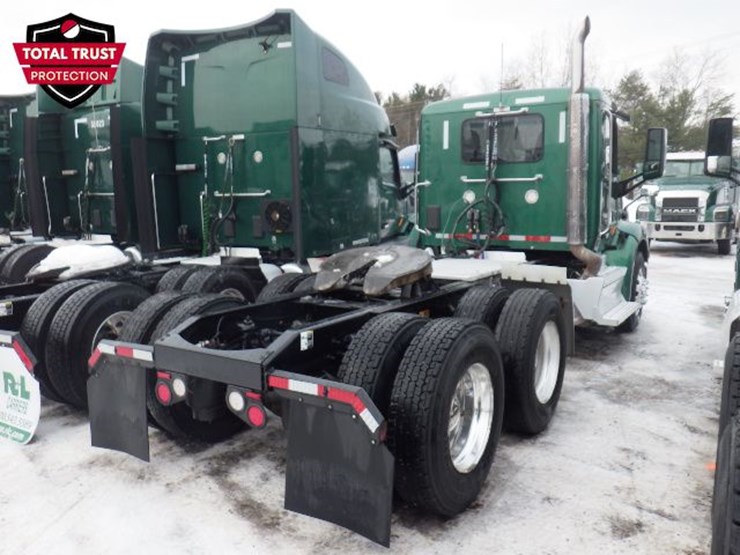 2019-peterbilt-579-image-8