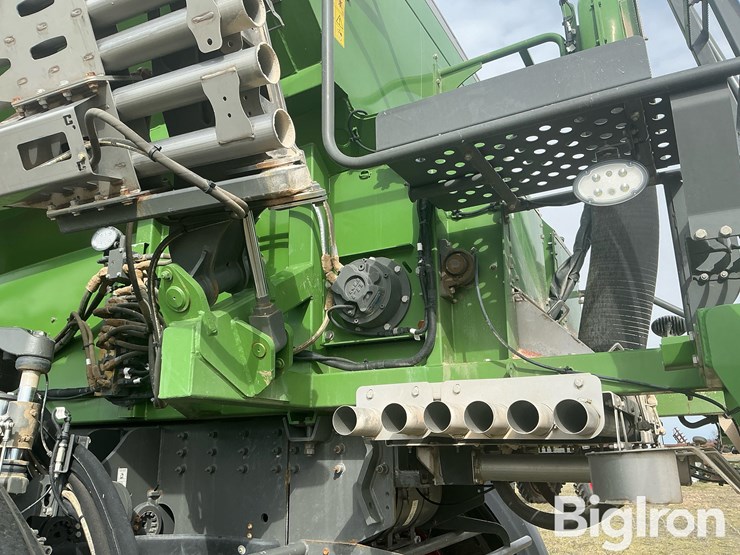 2023-fendt-rogator-937h-self-propelled-dry-fertilizer-spreader-image-13