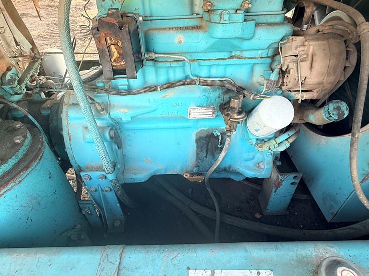 #2596-•-permavane-air-compressor-image-15