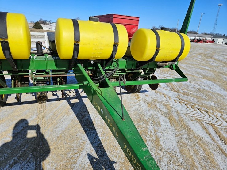 john-deere-7000-image-10