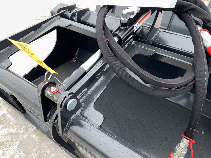 #2346-•-wolverine-mini-skid-steer-stump-grapple-image-11