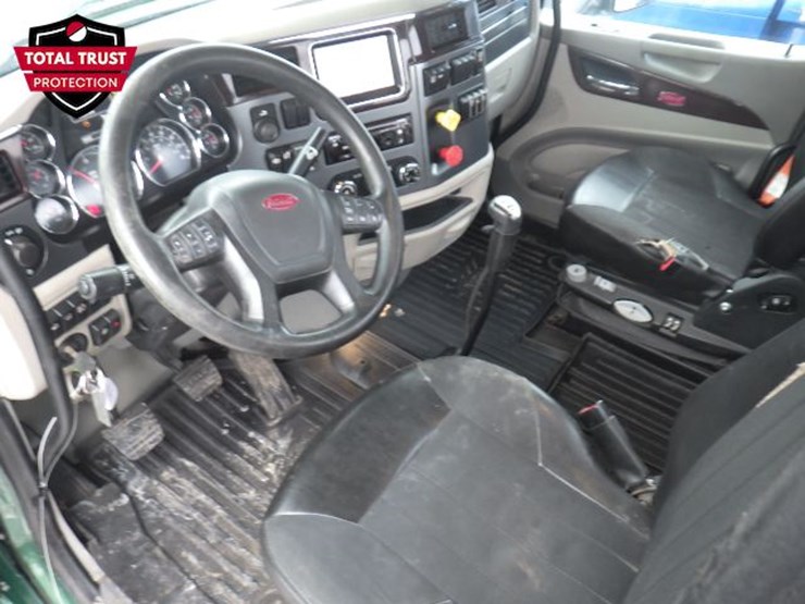 2019-peterbilt-579-image-15