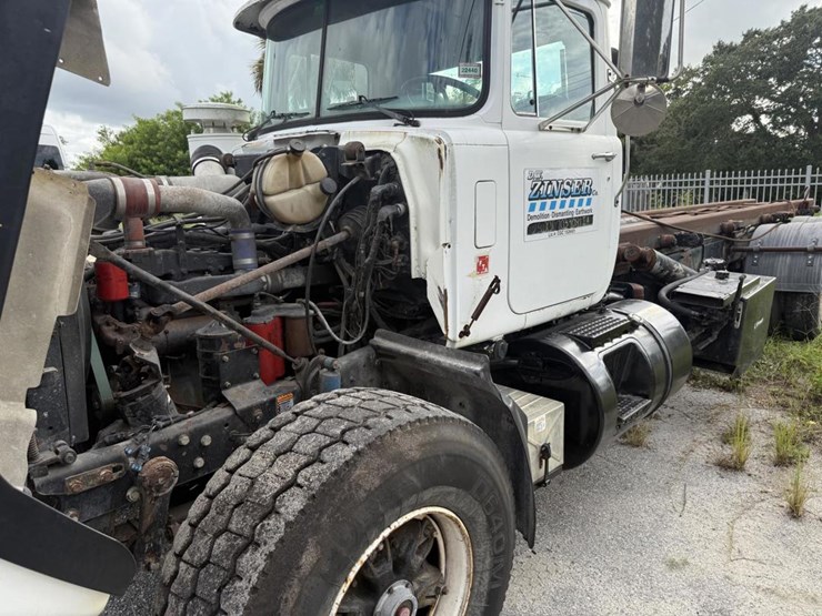 1999-mack-rd600-image-4