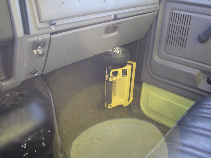 1995-ford-ft900-image-11