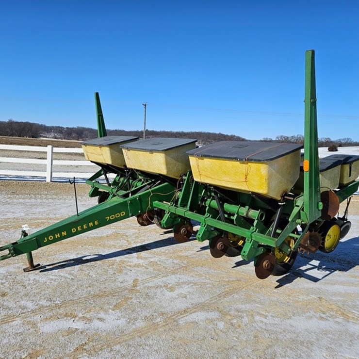 JOHN DEERE 7000
