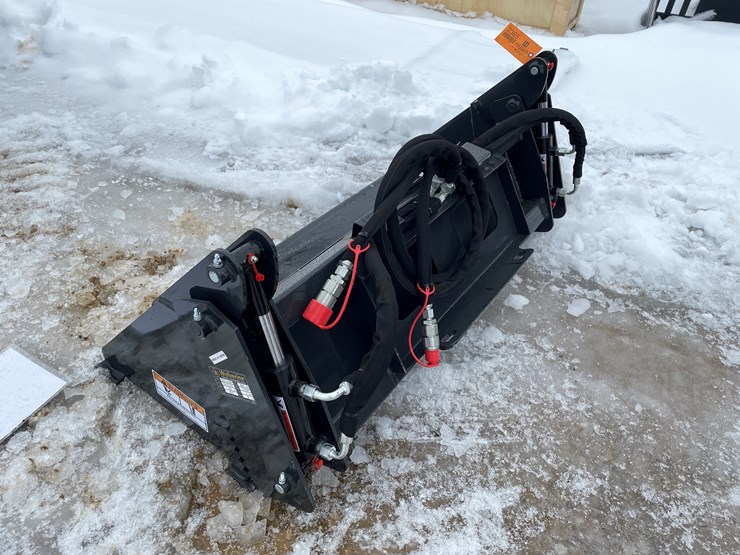 #2365-•-wolverine-mini-skid-steer-combination-bucket-image-7