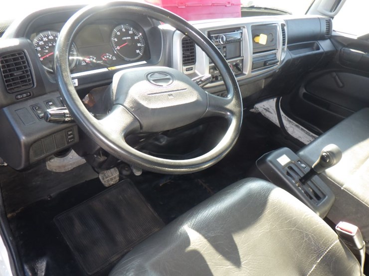 2016-hino-338-image-9