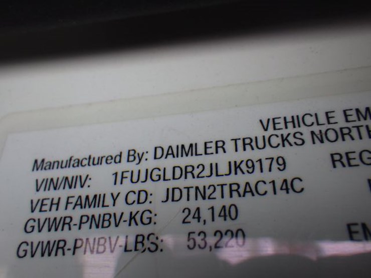 2018-freightliner-cascadia-125-image-21