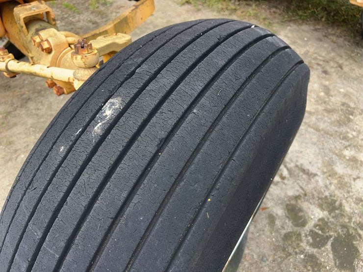 minneapolis-moline-g1050-image-22