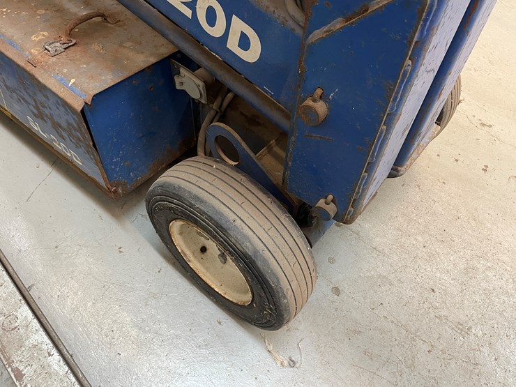 #4008-•-upright-scissor-lift-image-6