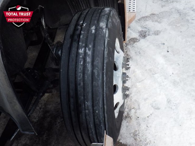 2023-volvo-vnl-300-image-20