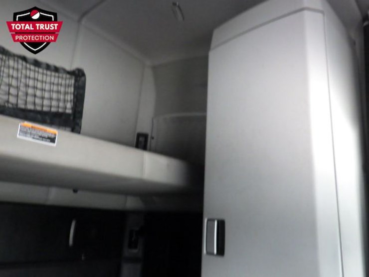 2022-kenworth-t680-image-5