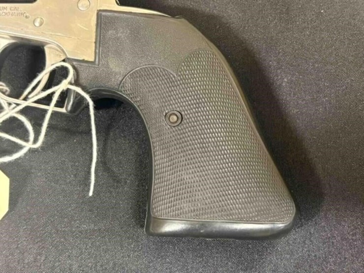 ruger---super-blackhawk-.44-mag-revolver-image-9