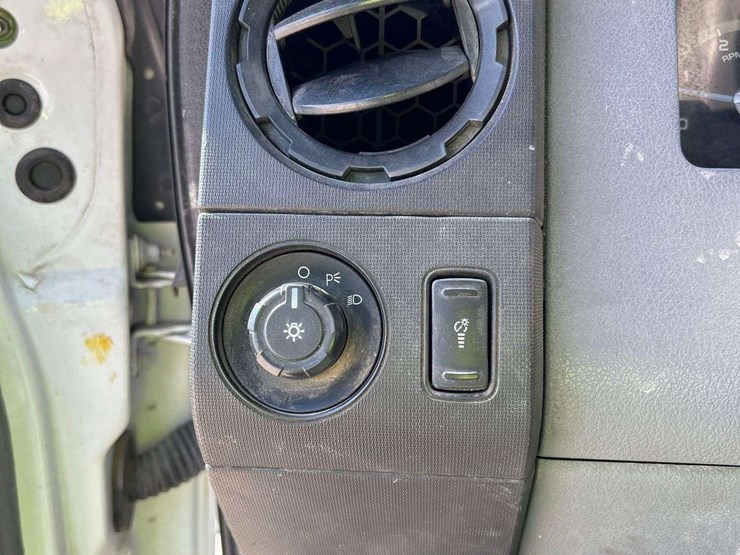 2015-ford-f550-image-15