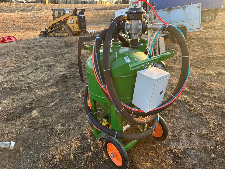 #2599-•-dustless-sandblaster-image-6