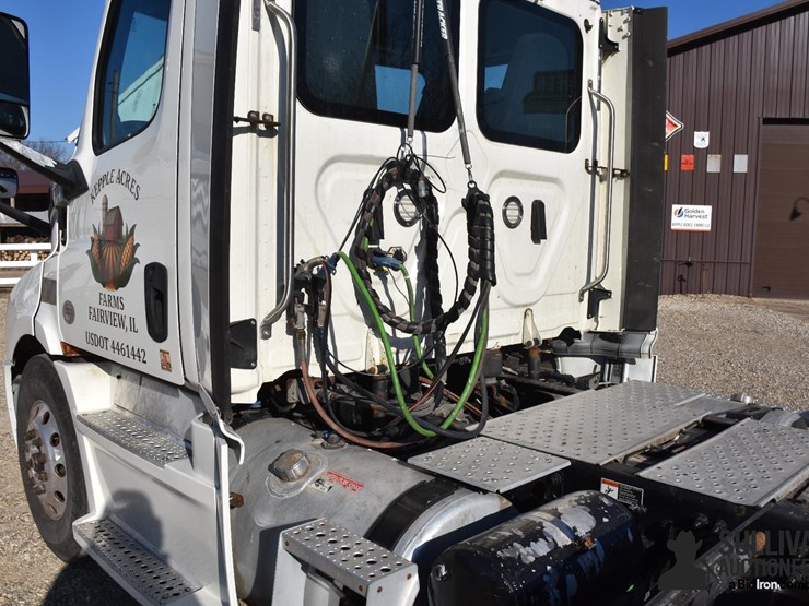 2019-freightliner-cascadia-116-t/a-truck-tractor-image-20