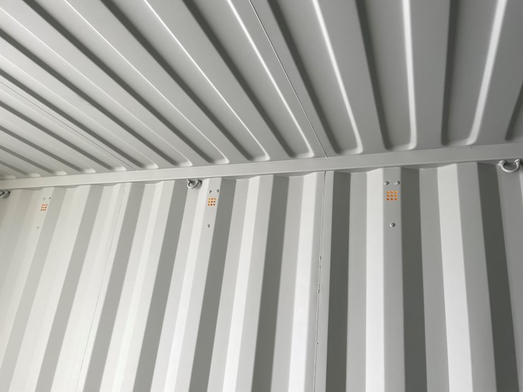 #203-•-20'-shipping-container-image-15