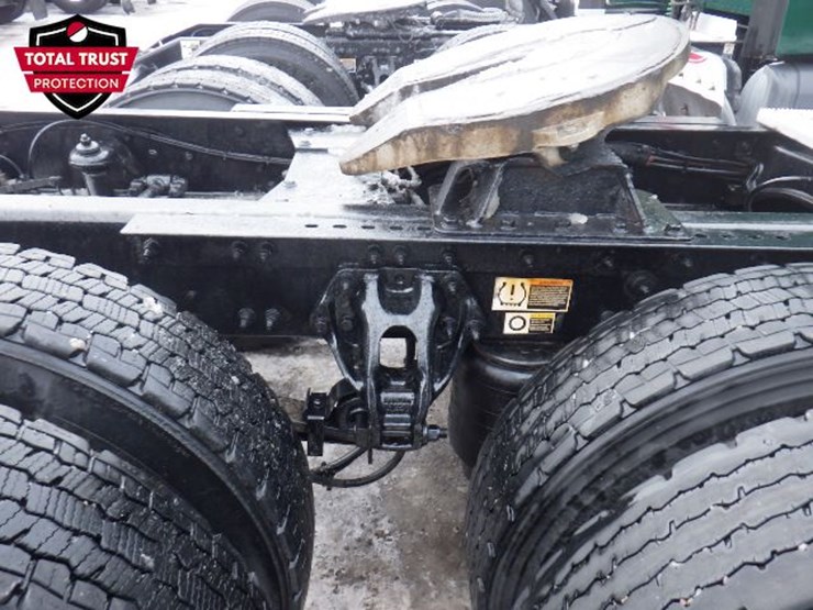 2019-peterbilt-579-image-5