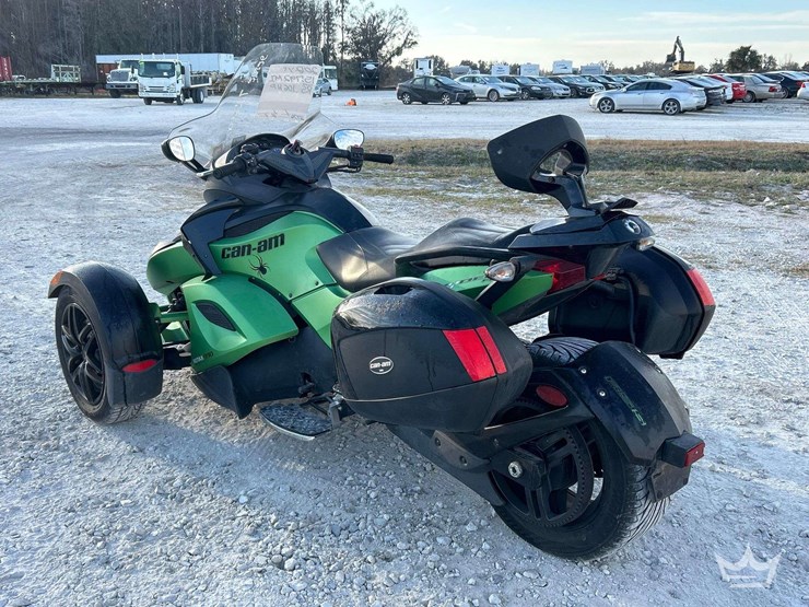 2012-can-am-spyder-motorcycle-image-4