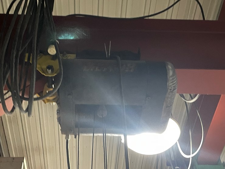 #5999-•-meteor-1-1/2-ton-cable-winch-image-3