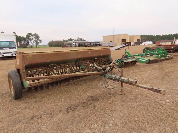 john-deere-8300-image-2