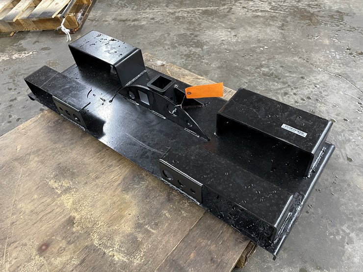 #3852-•-new-universal-mount-receiver-hitch-plate-with-chain-buckets-image-1